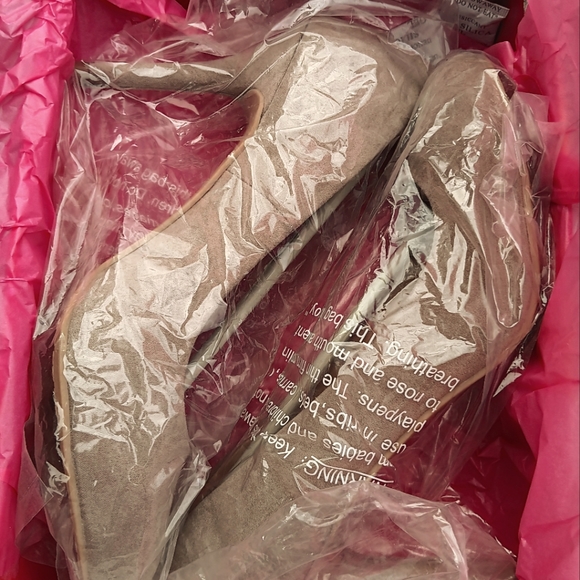 Chinese Laundry Shoes - Sued Tan High Heels